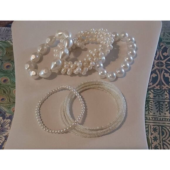 Boutique Jewelry - Set of (5) Pretty Simulated Pearl Stretch Bracelets~Mix & Match~kn
